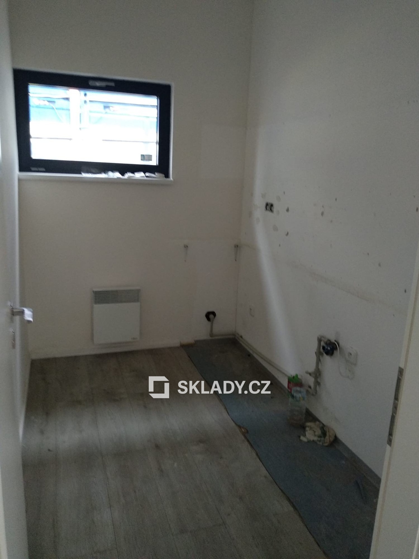 Showroom 150 m 2  (8)