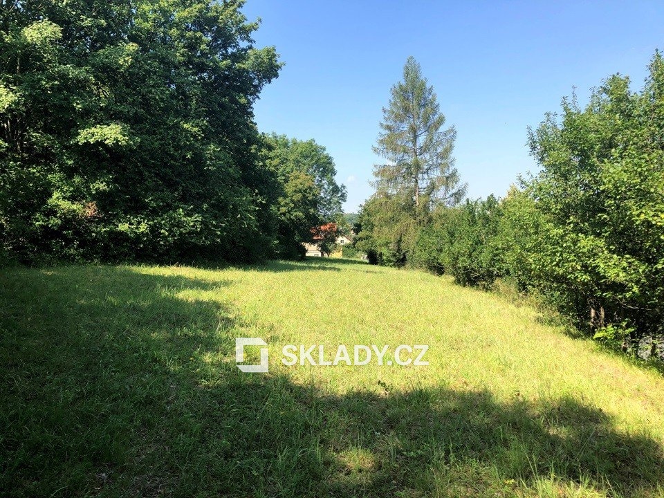 stavební pozemek o výměře 1140m&sup2;  (5)