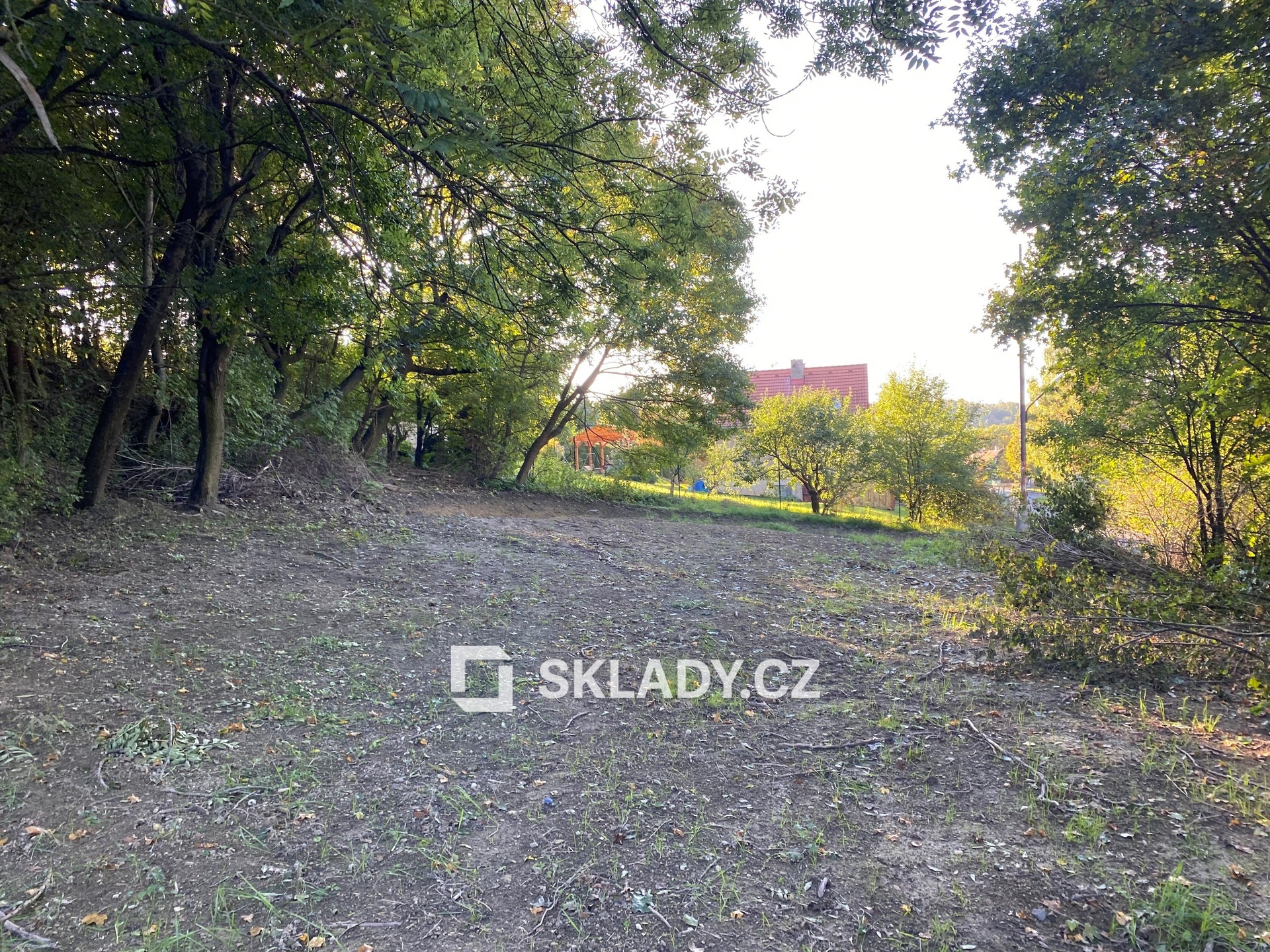 stavební pozemek o výměře 1140m&sup2;  (3)