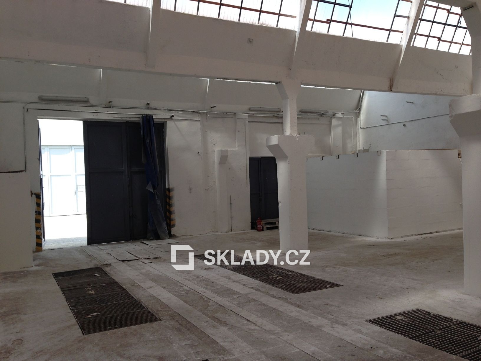 Brno - skladové prostory - 262 m2..