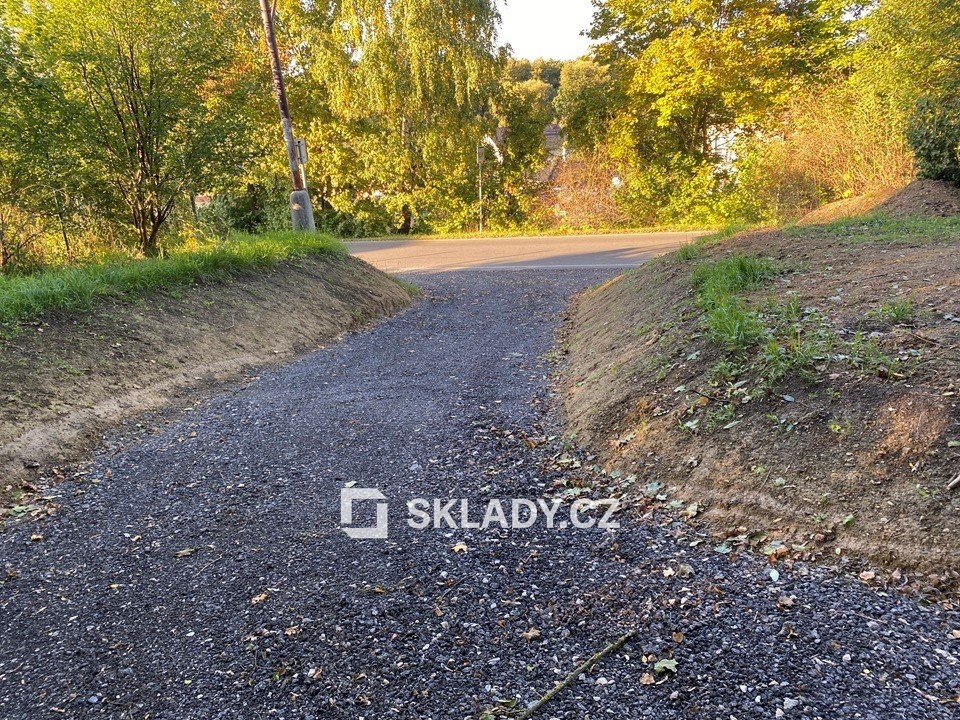 stavební pozemek o výměře 1140 m&sup2;  (8)