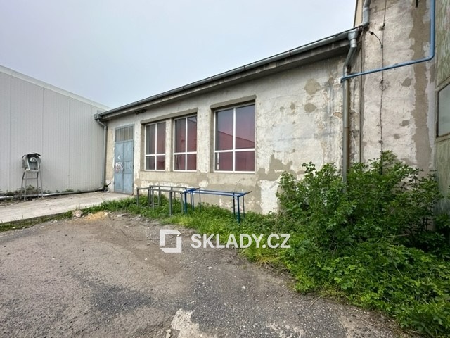 sklad 600 m2 - vjezd.