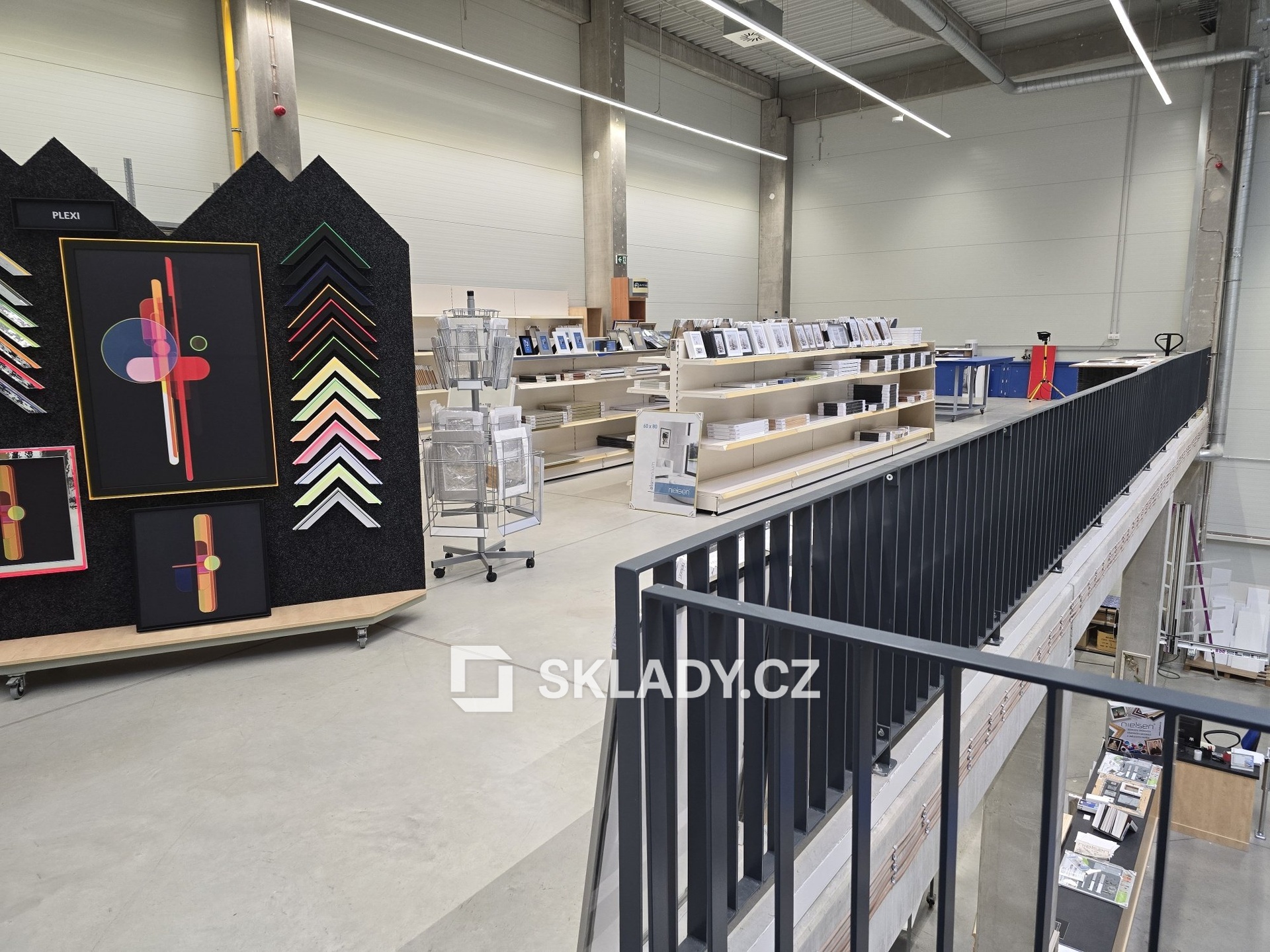 Showroom + kanceláře (2)