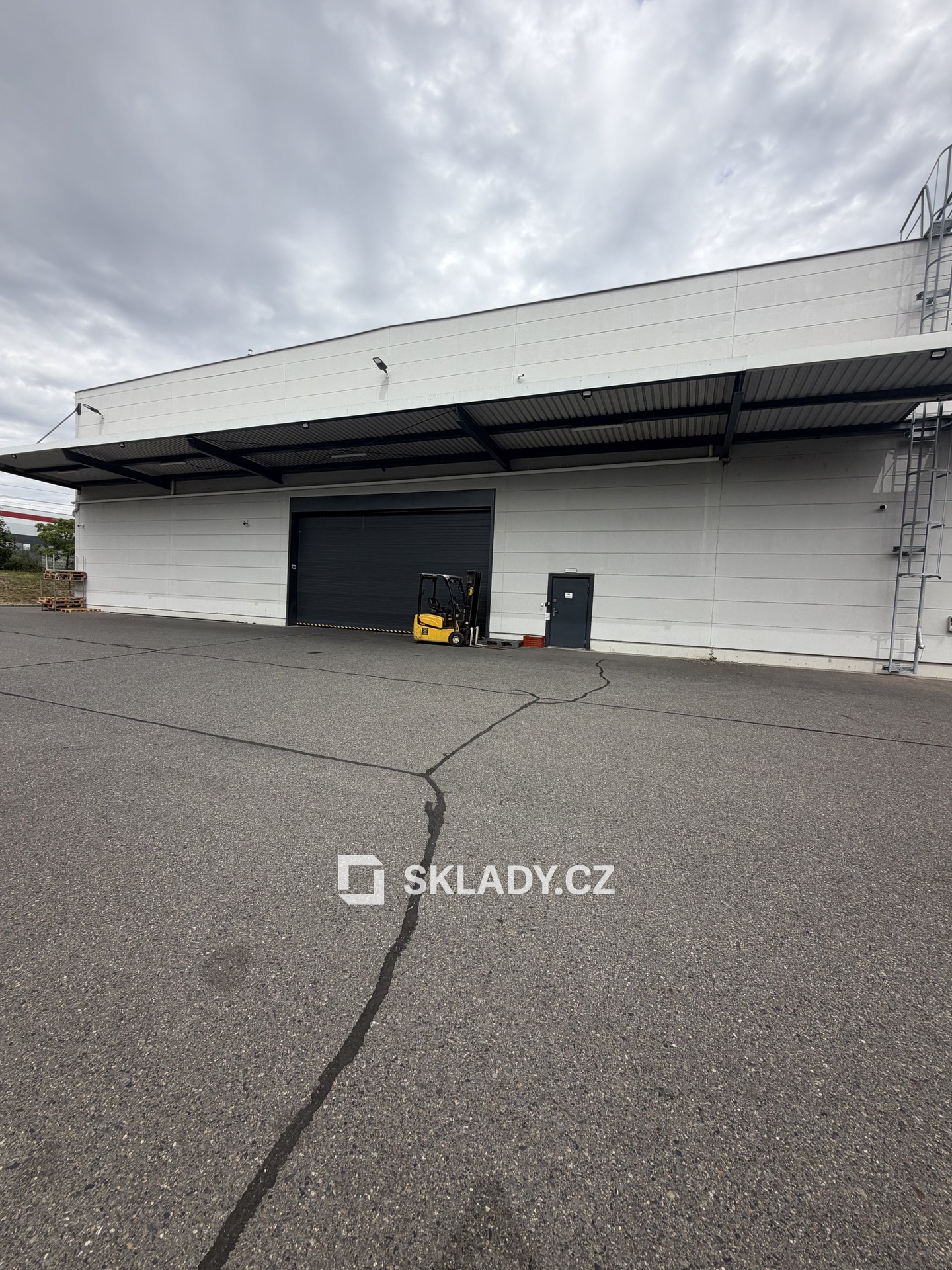 Sklad 1000m2 - Horní Počernice (7)