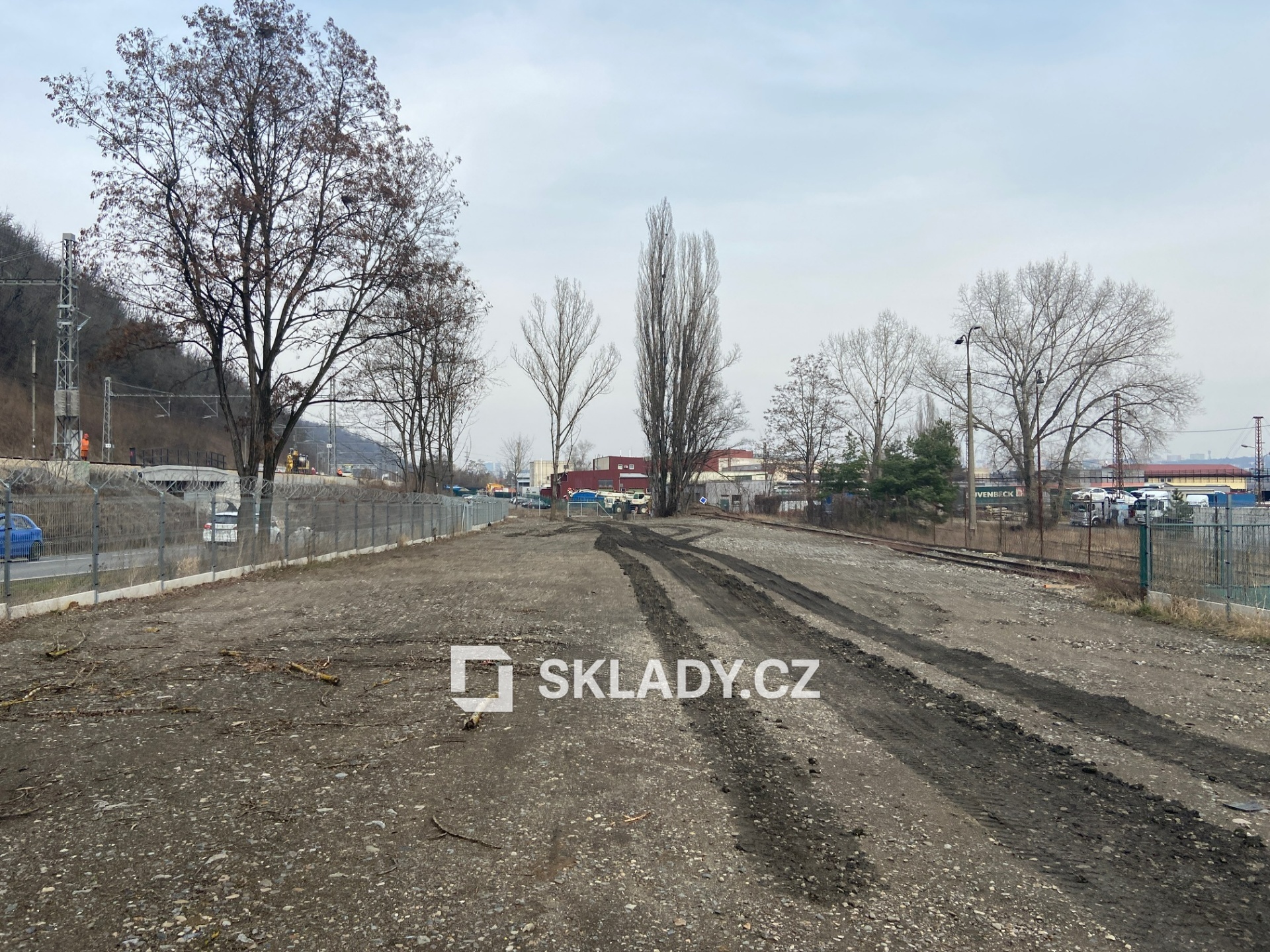 Venkovní plocha  3900m2 (2)