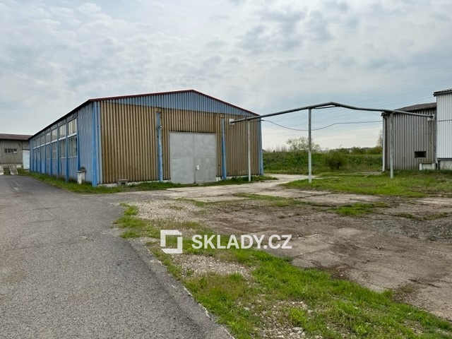 sklad 815 m2,,,,