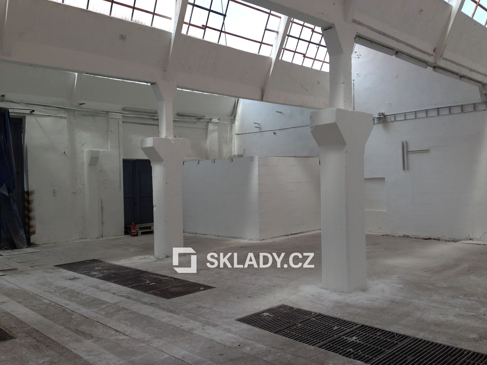 Brno - skladové prostory - 262 m2,