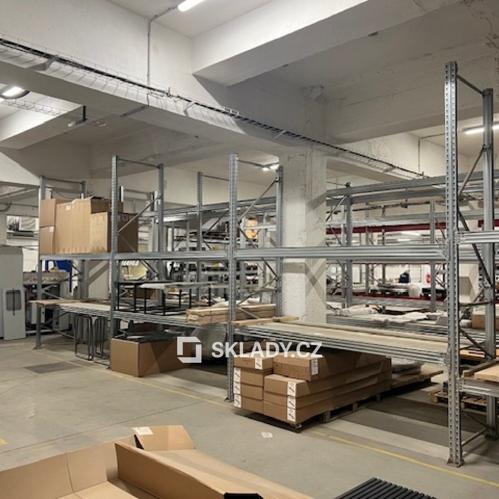 sklad 950 m2