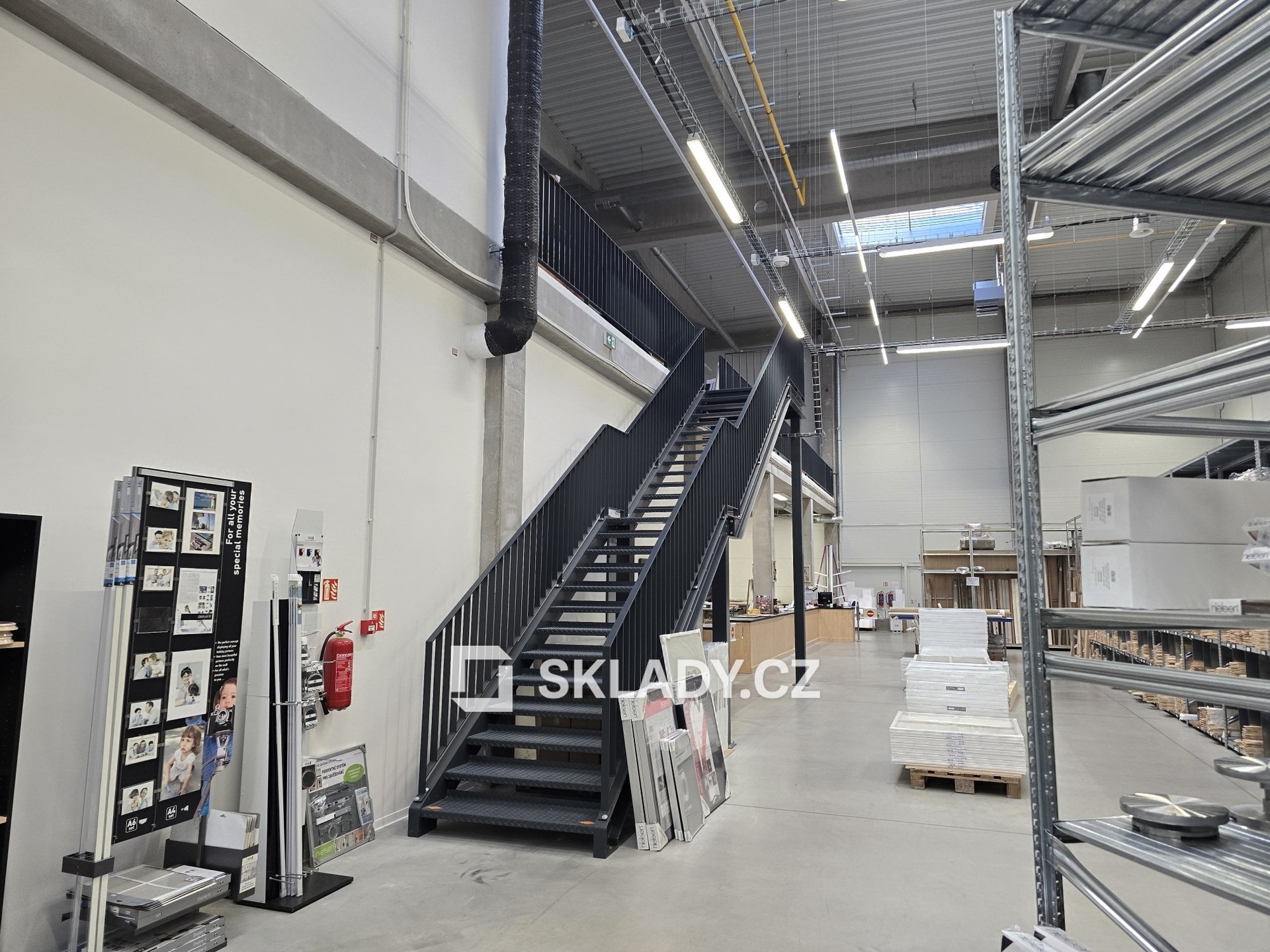 Showroom + kanceláře (1)