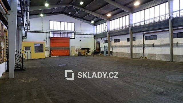 Hala 400 m2 + 20 m2 kancelář (3)