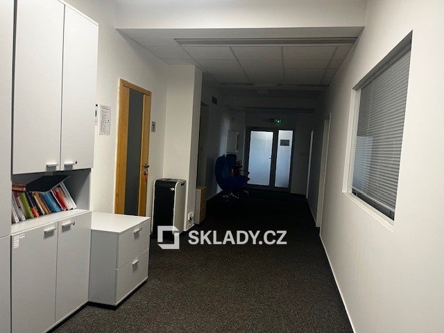 Kanceláře. (8)