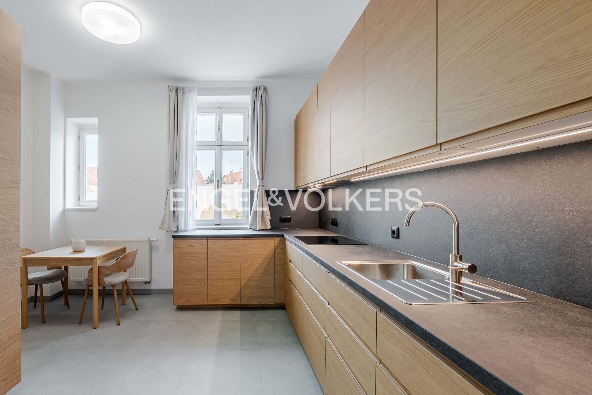 02_P1660748-HDR_web