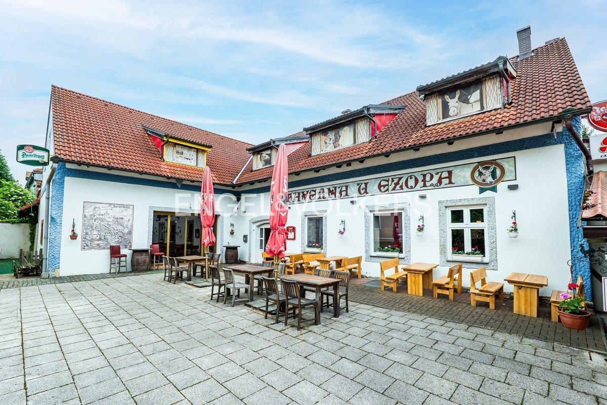 P1589806