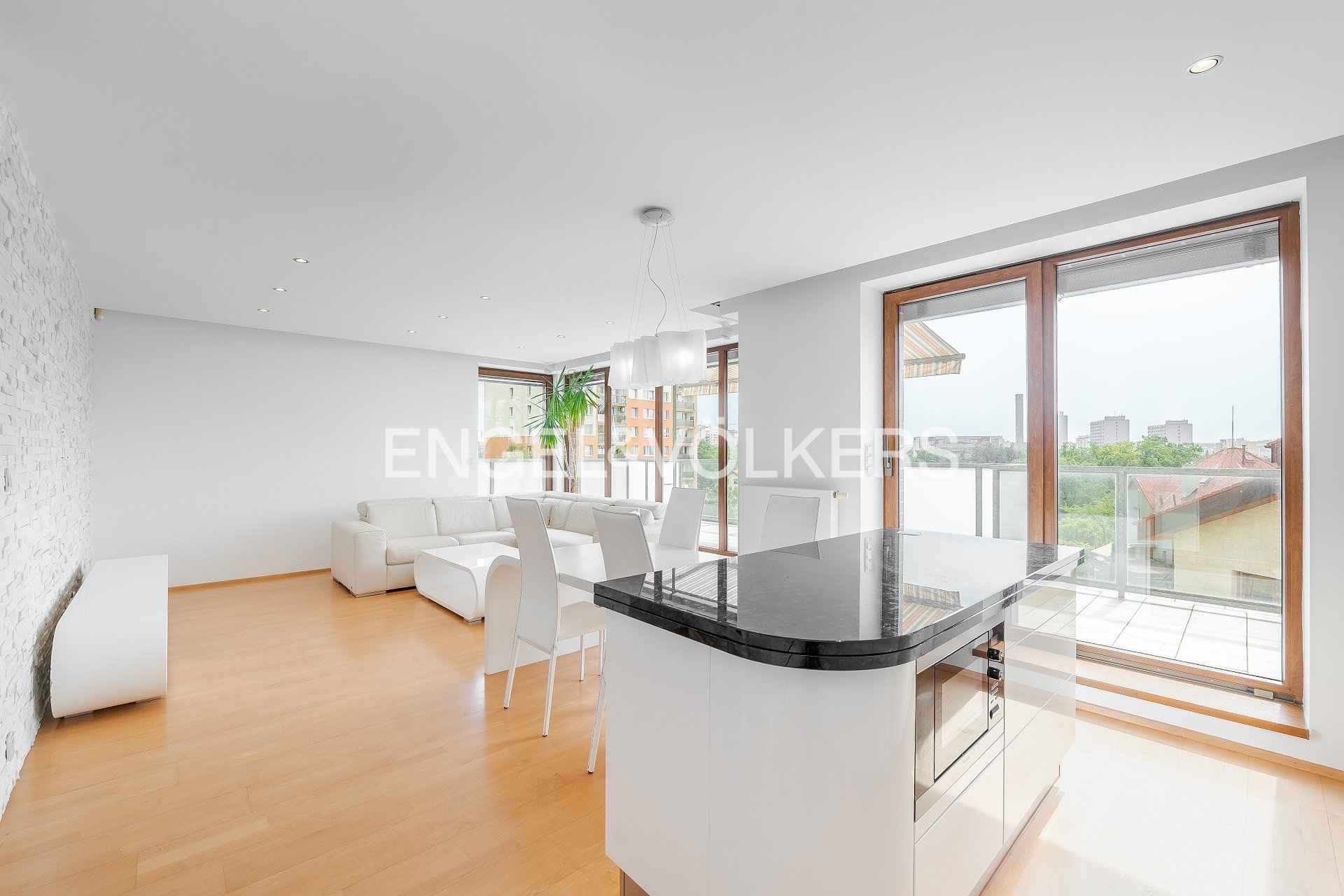 4 P1626290-HDR_web