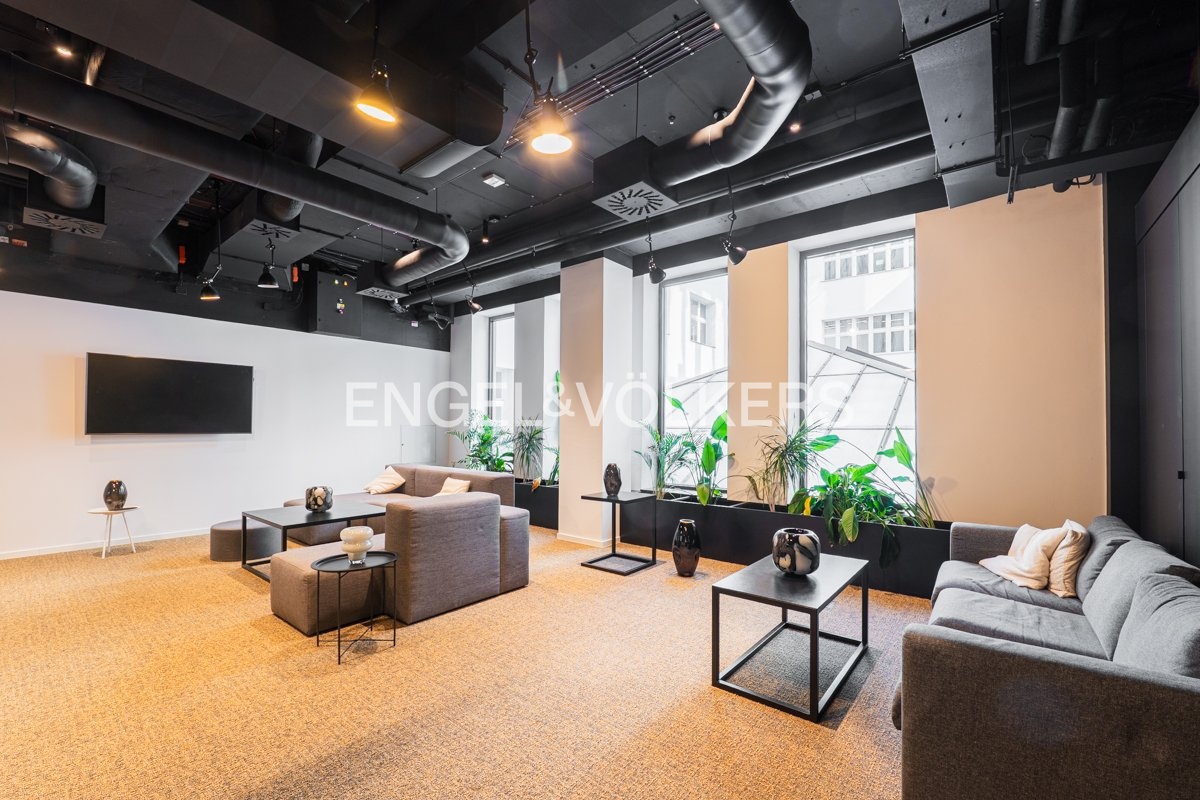 02_P1638652-HDR_Web