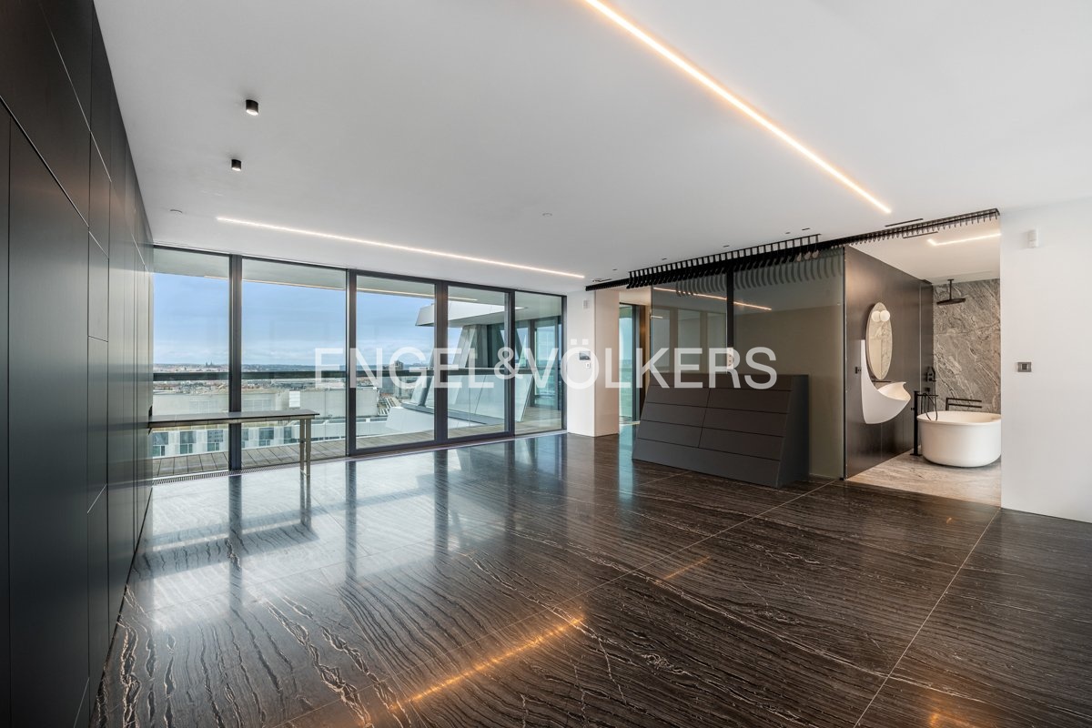 11-P1412822-HDR_web