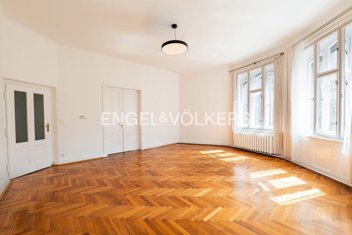 5 P1579239-HDR_Web