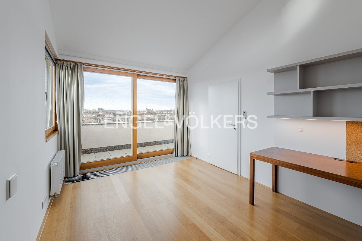 9-P1178869-HDR_web