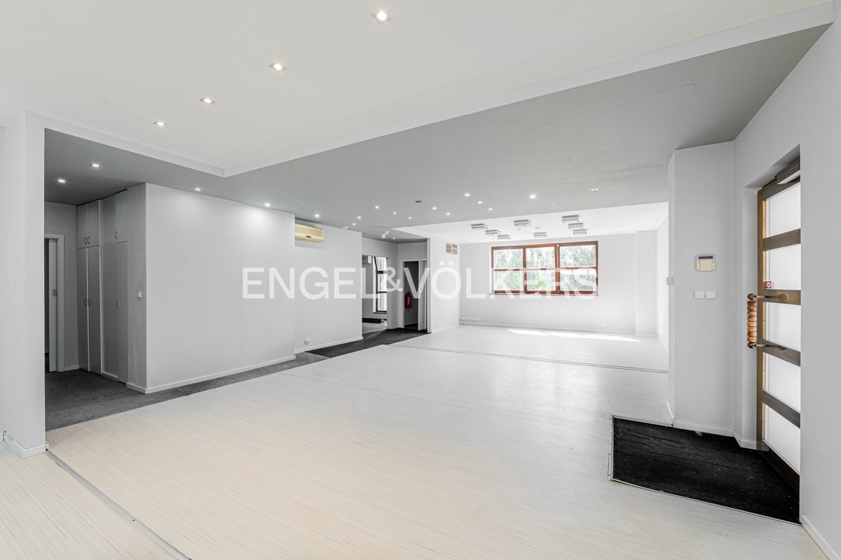 5 P1624957-HDR_Web