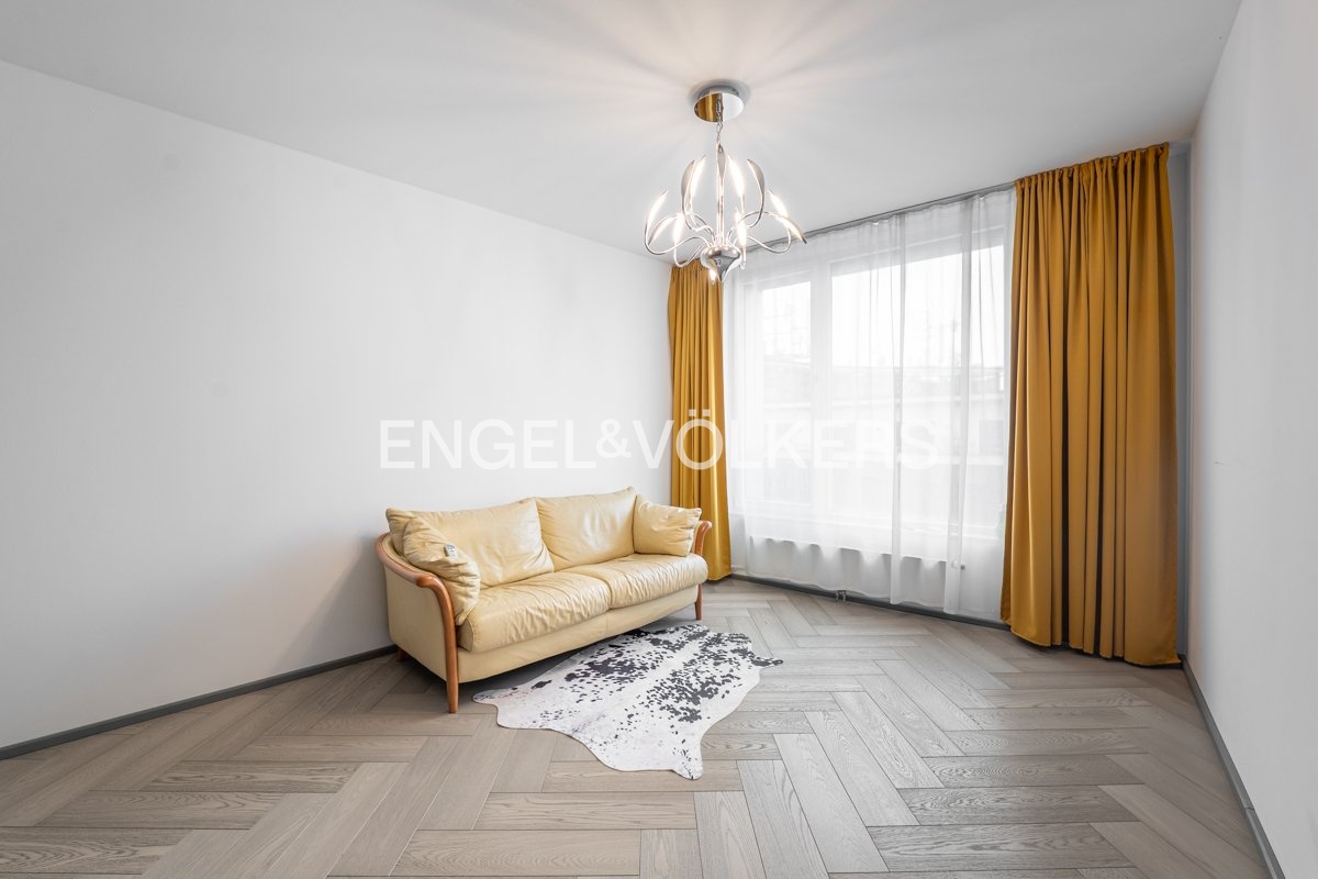 8-P1357128-HDR_web