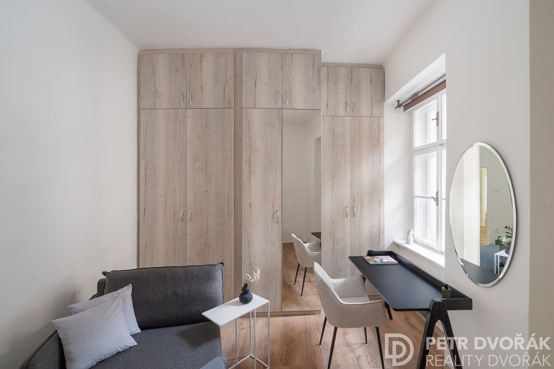 09861-Hastalska-JiriSebek-Www