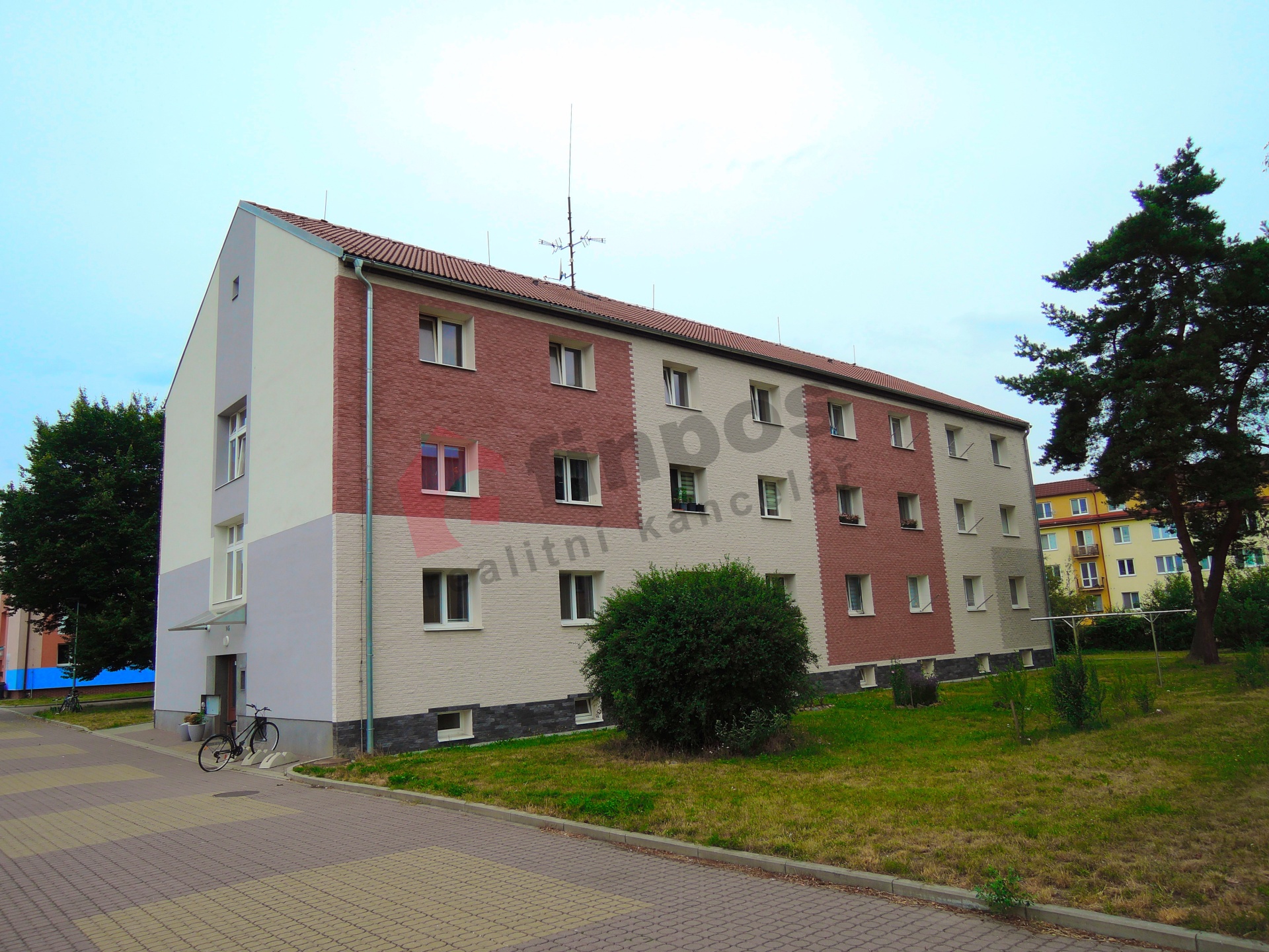 Prodej bytu 1+1, 27 m² Rybitví (okres Pardubice), Činžovních domů, obrázek 1