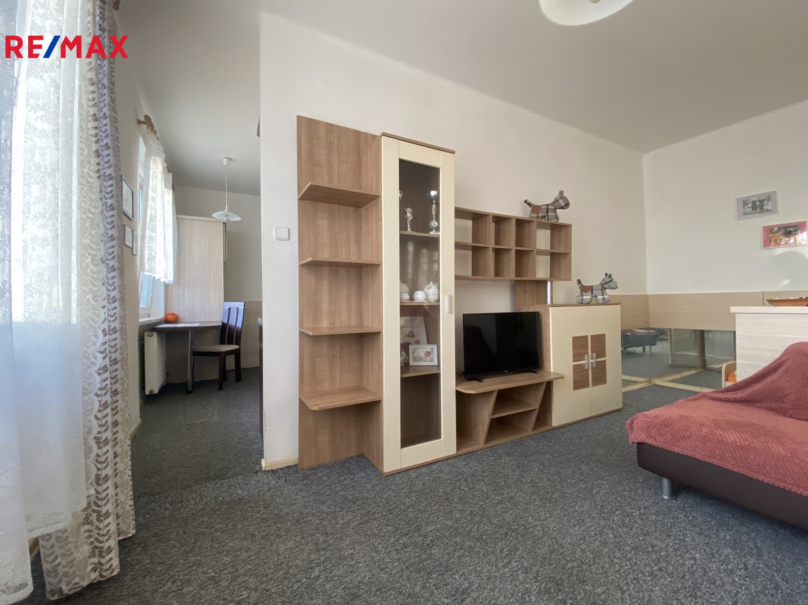 +420 776 335 999, ladislav.urbancik@re-max.cz