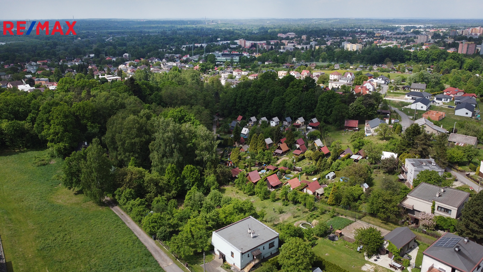 +420 776 335 999, ladislav.urbancik@re-max.cz