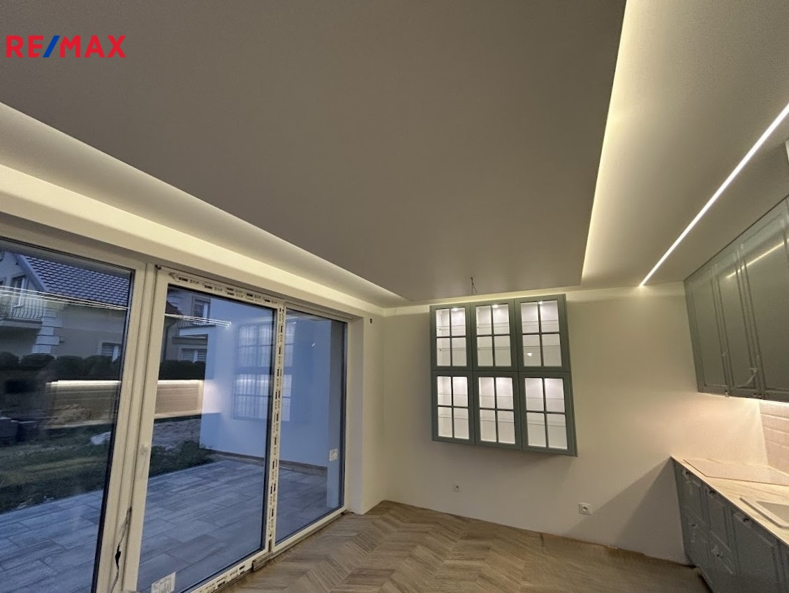 +420 776 335 999, ladislav.urbancik@re-max.cz