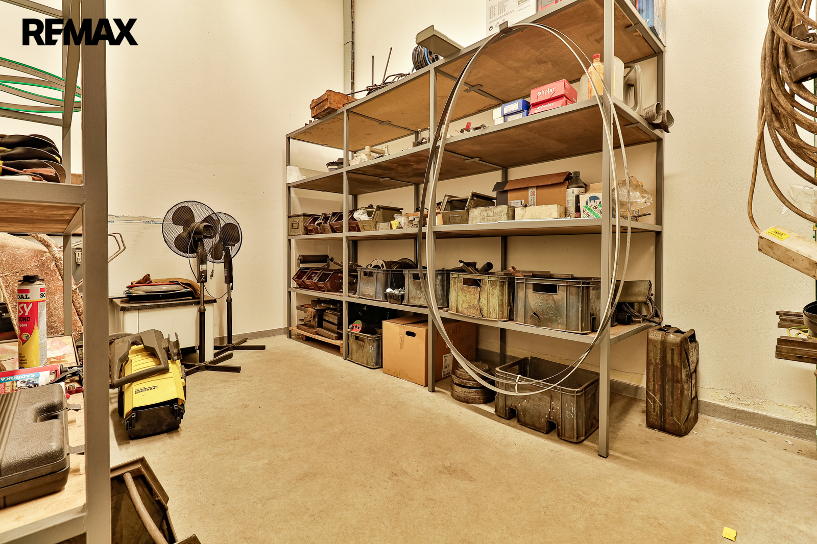 +420 739 604 767 I vaclav.adamcik@re-max.cz I pron