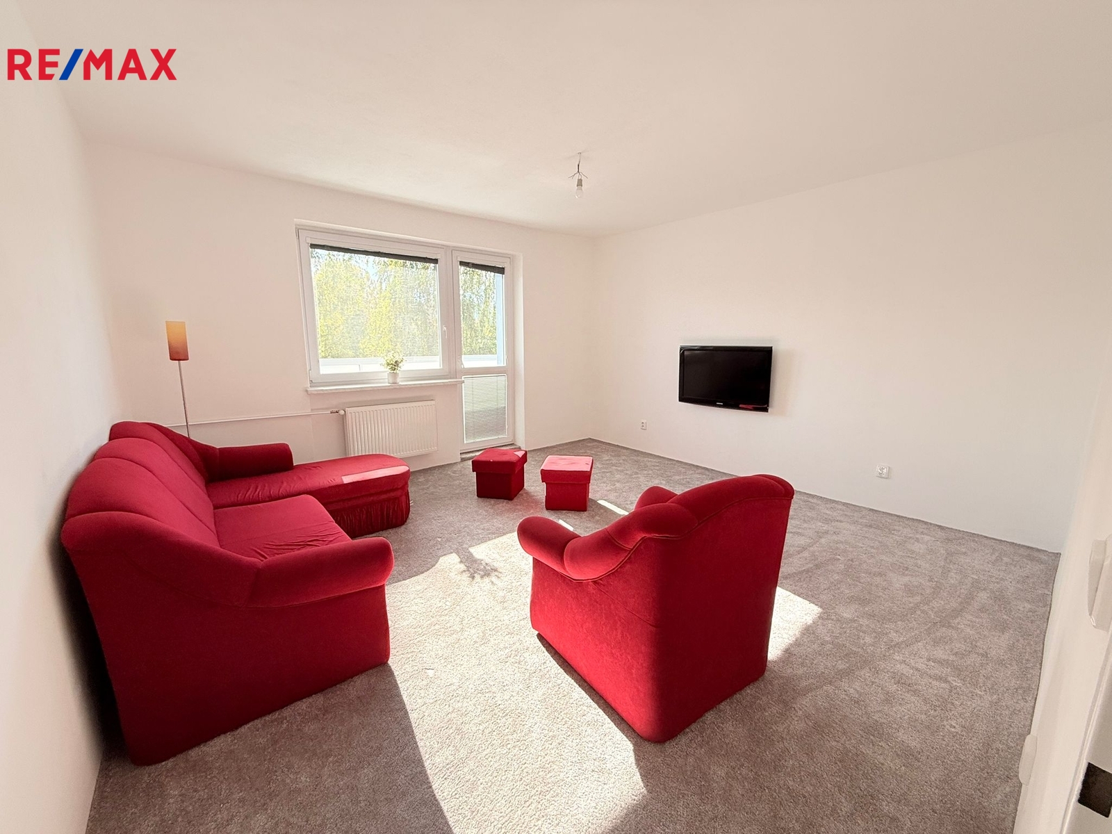 +420 604 191 744 I denisa.myslivcova@re-max.cz