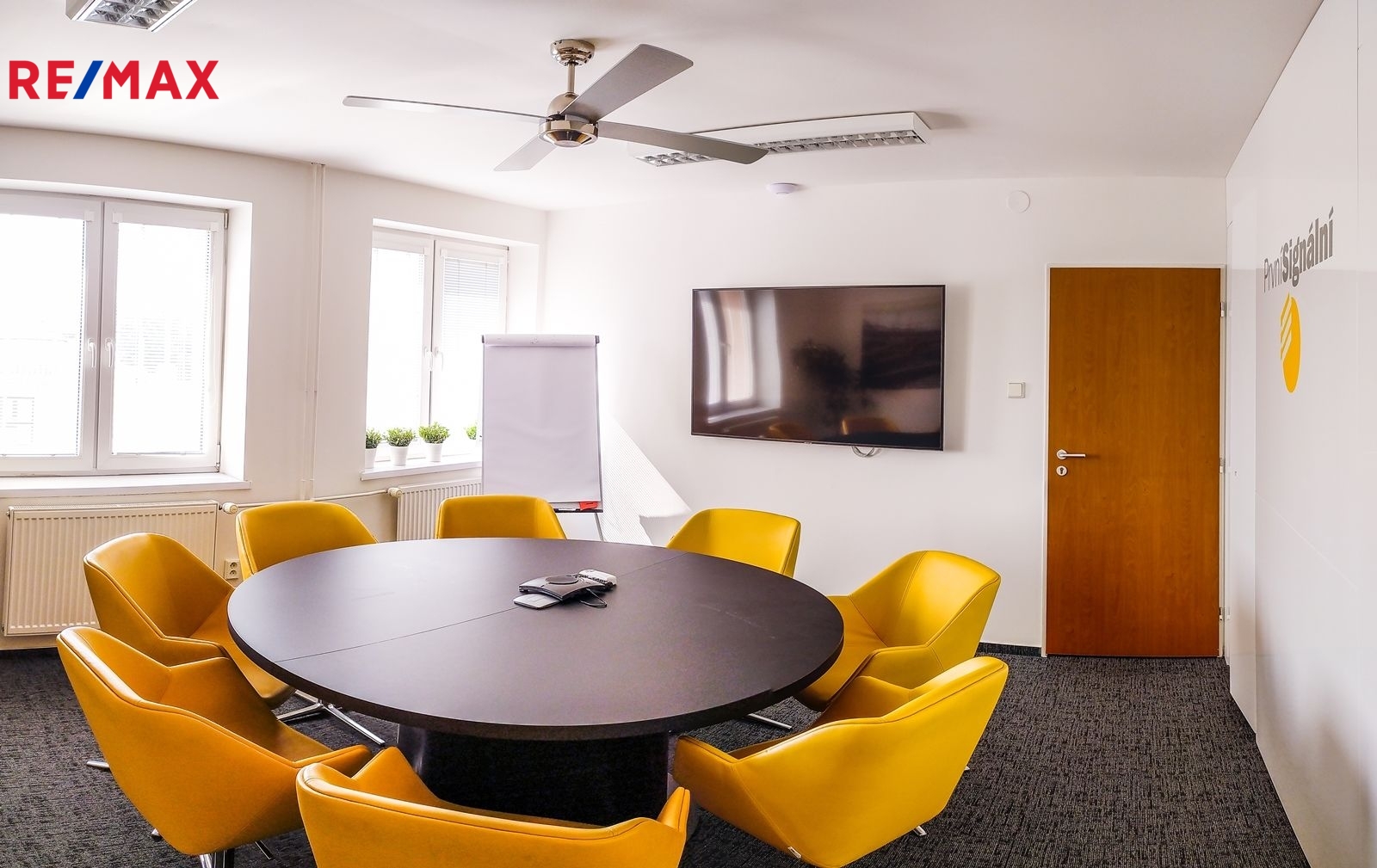 +420 739 604 767 I www.vaclavadamcik.cz I vaclav.a