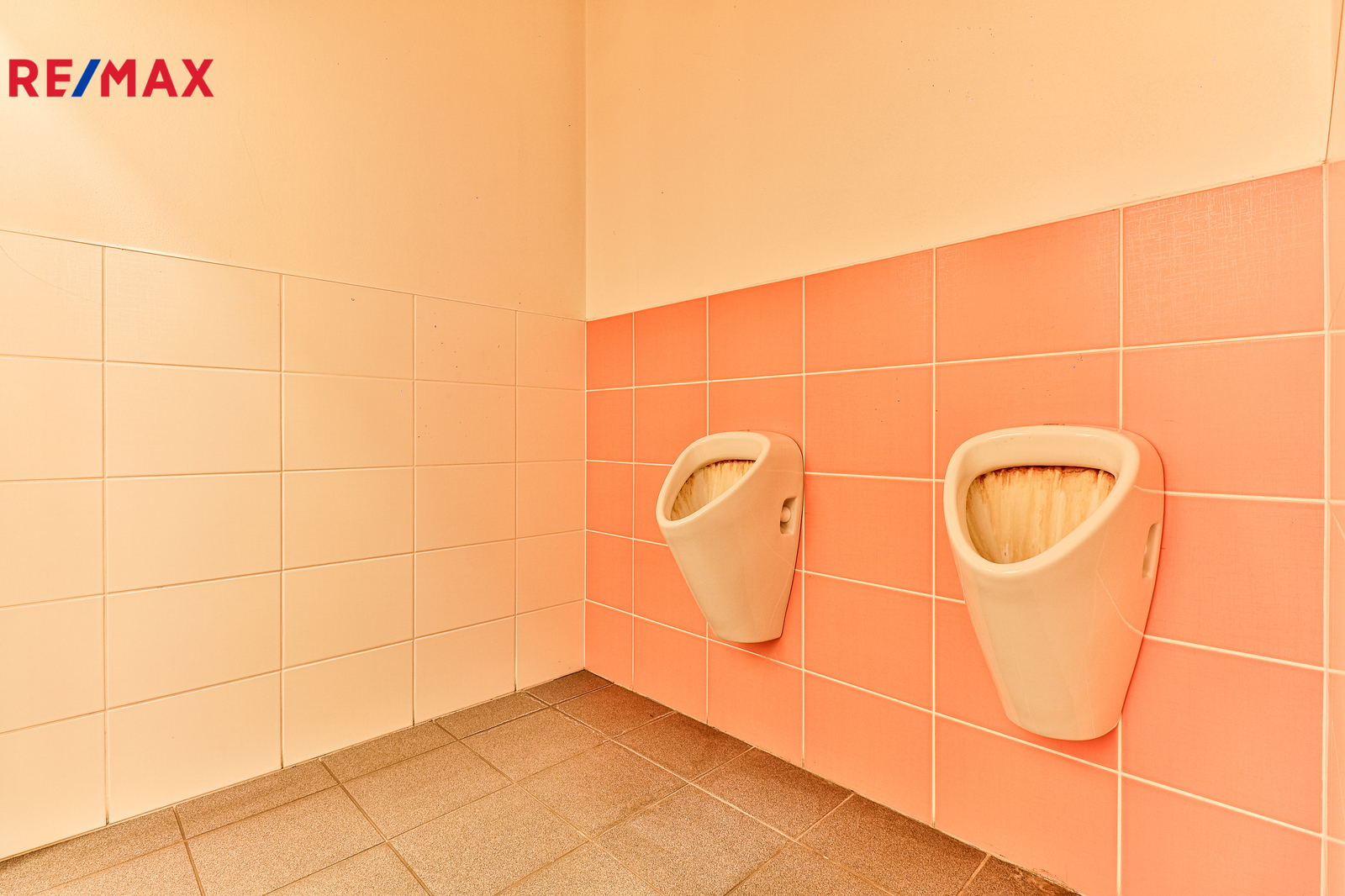 +420 739 604 767 I vaclav.adamcik@re-max.cz I pron