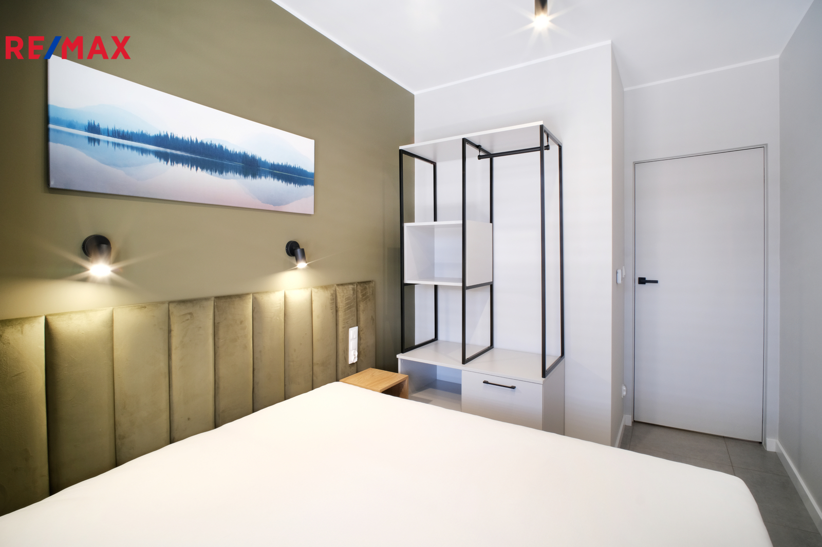 +420 776 335 999, ladislav.urbancik@re-max.cz