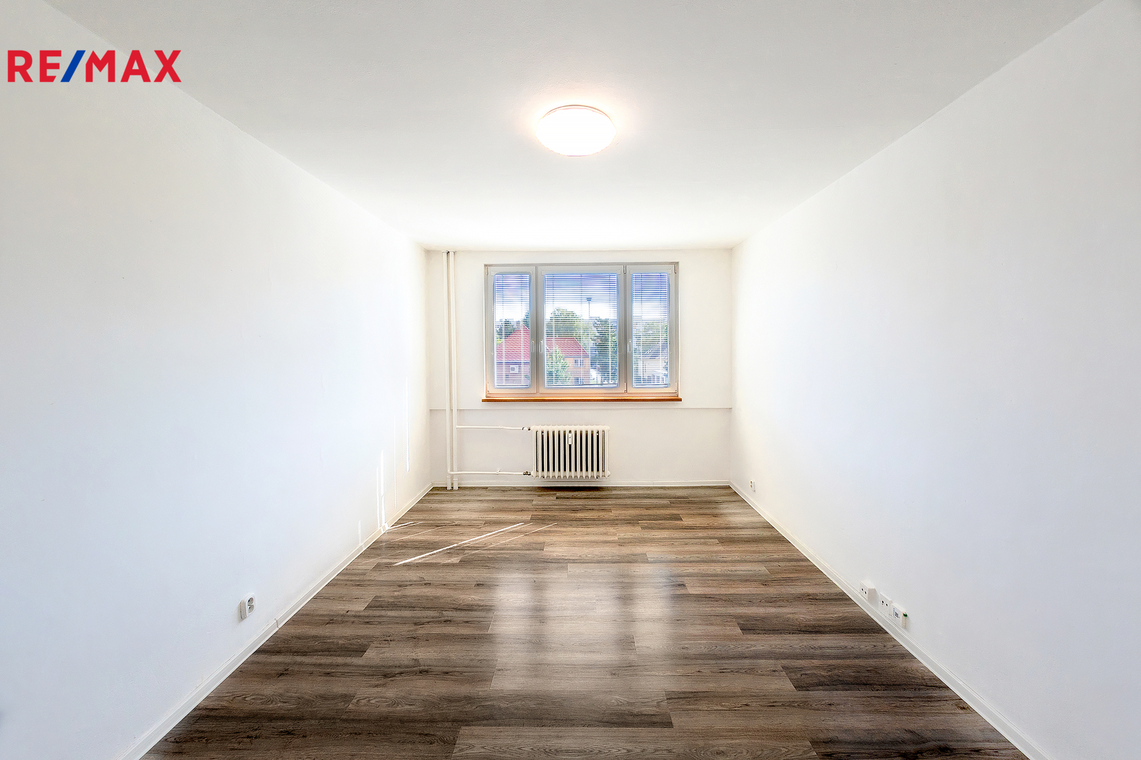 +420 721 415 122 I lucie.krechterova@remax.cz