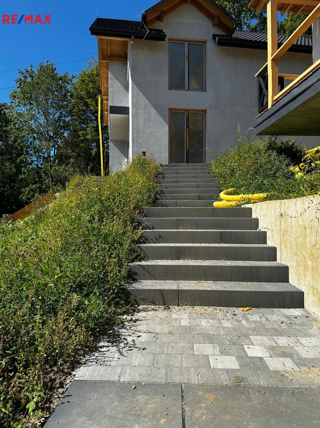 +420 776 335 999, ladislav.urbancik@re-max.cz