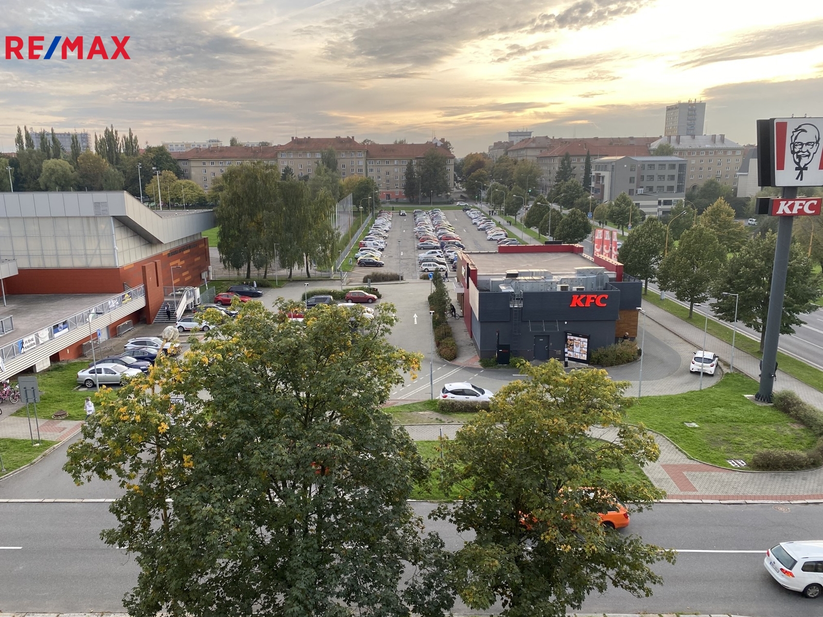+420 776 335 999, ladislav.urbancik@re-max.cz