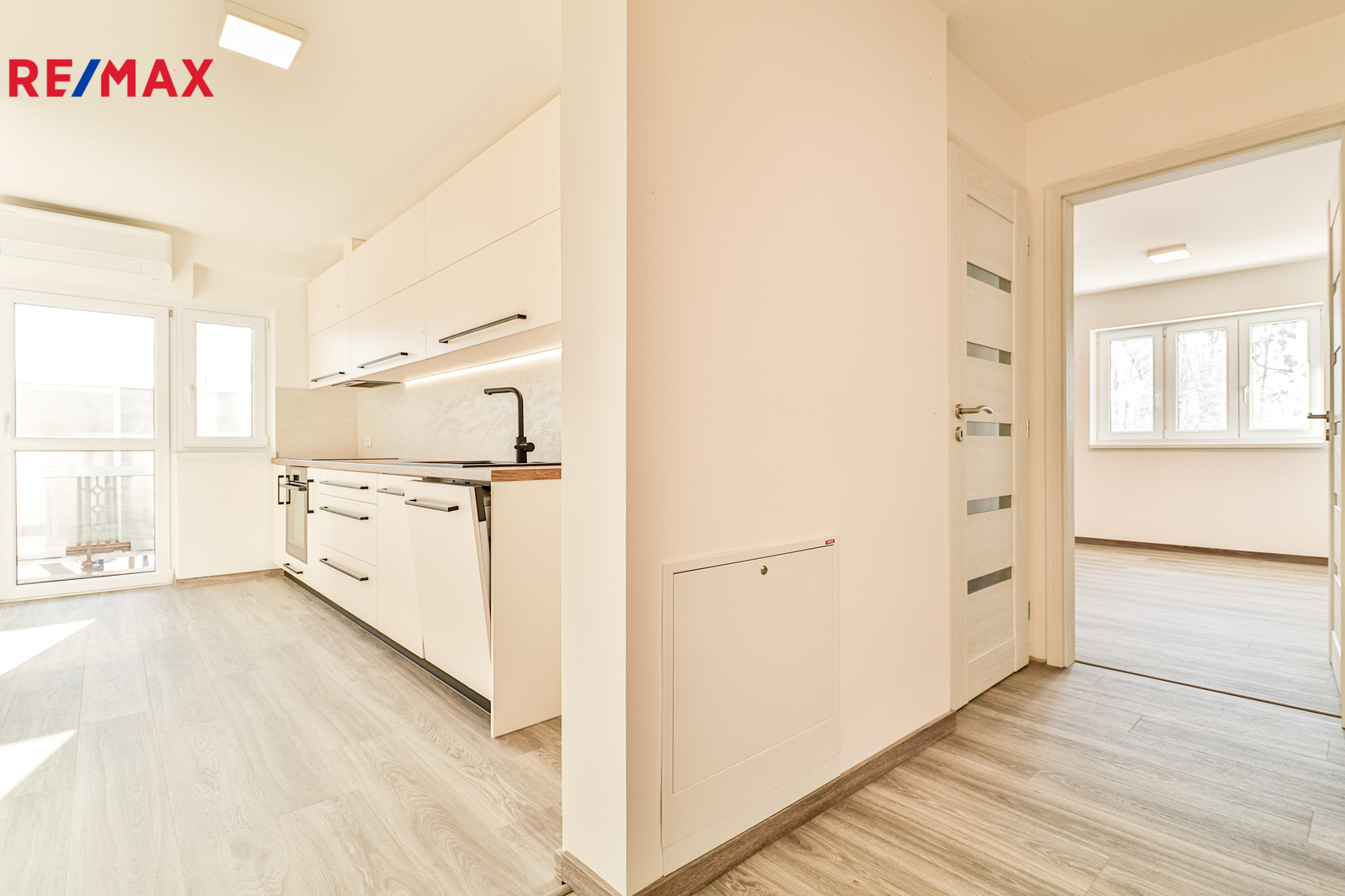 +420 739 604 767 I www.vaclavadamcik.cz I vaclav.adamcik@re-max.cz I pronájem bytu 3+kk Kaňovice