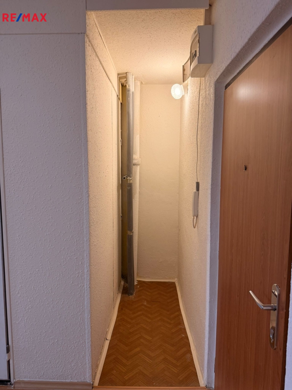 +420 604 191 744 I denisa.myslivcova@re-max.cz