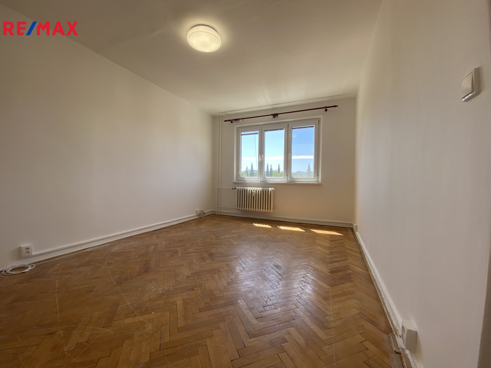 +420 776 335 999, ladislav.urbancik@re-max.cz