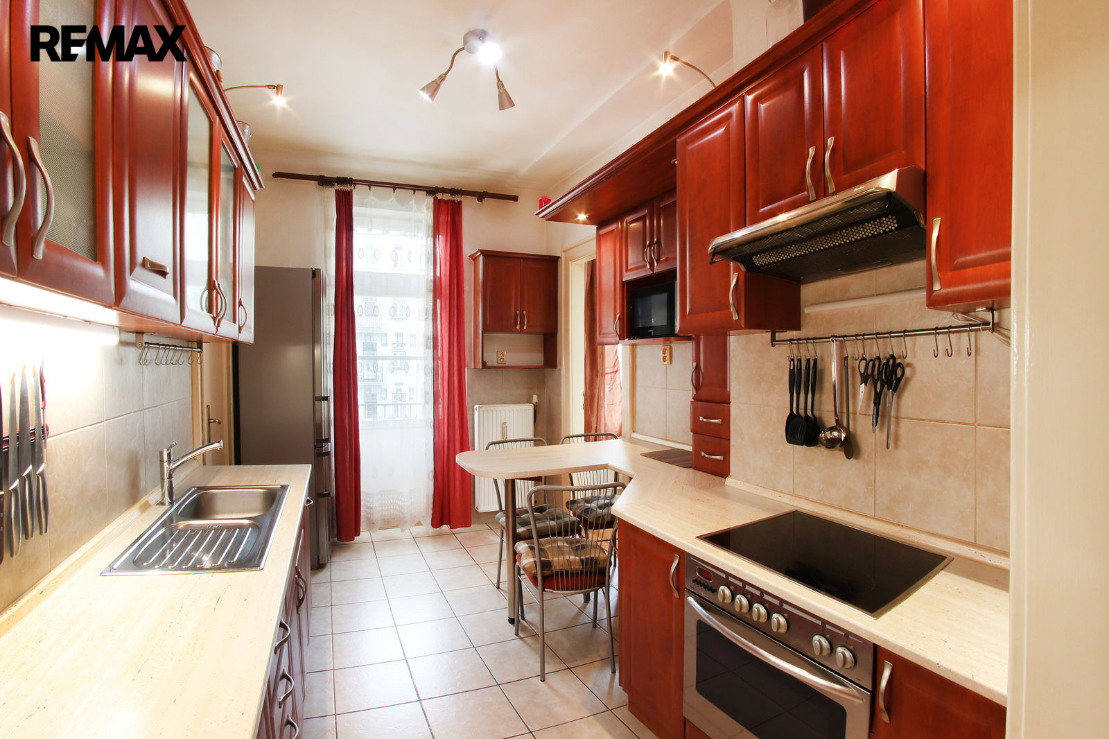  +420 739 604 767 I www.vaclavadamcik.cz I vaclav.