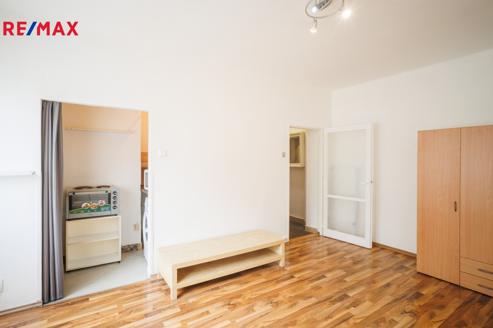 Petr Sonnenschein?+420 778 750 999?RE/MAX Centrum