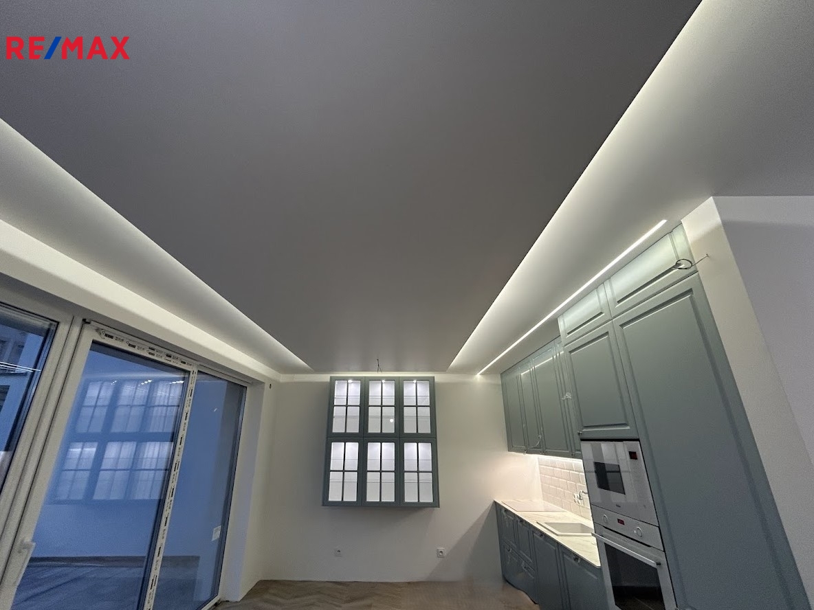 +420 776 335 999, ladislav.urbancik@re-max.cz