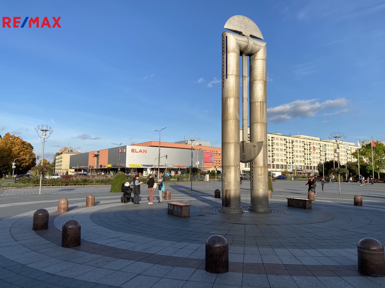 +420 776 335 999, ladislav.urbancik@re-max.cz
