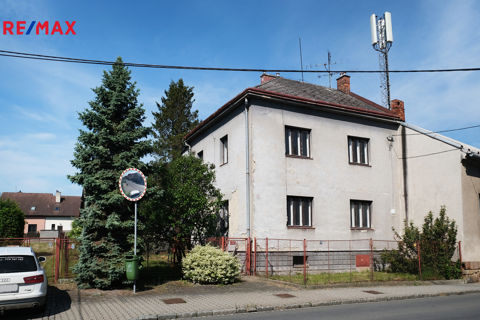 +420 604 191 744 I denisa.myslivcova@re-max.cz