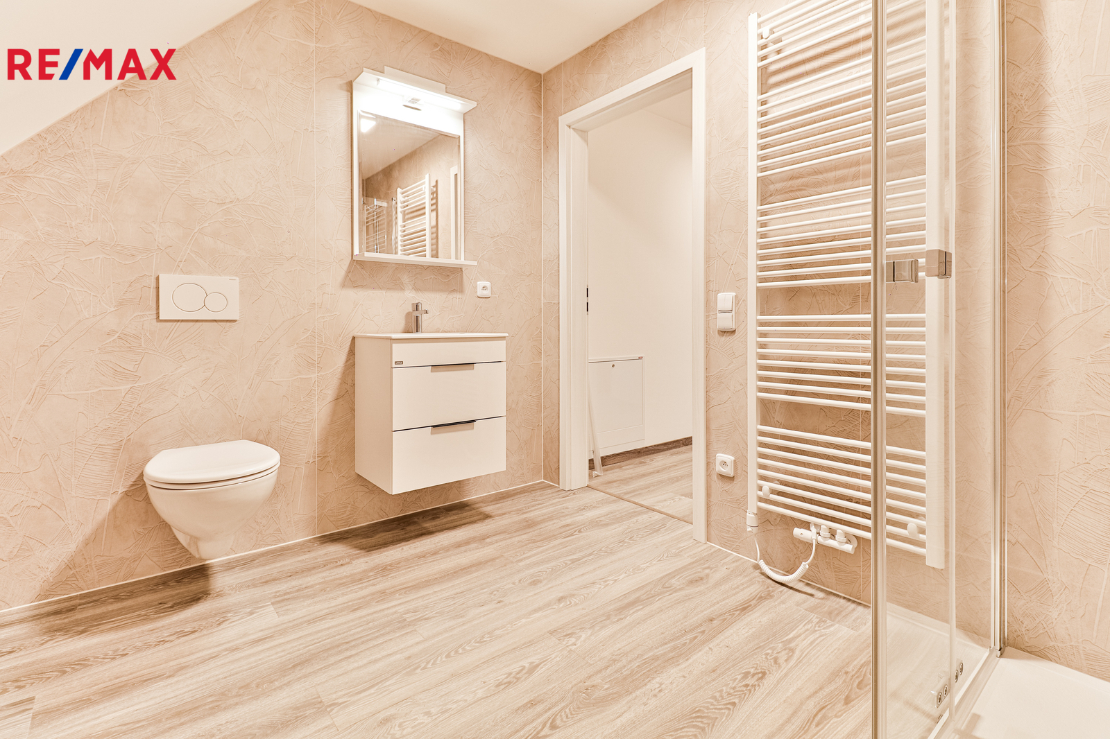 +420 739 604 767 I www.vaclavadamcik.cz I vaclav.adamcik@re-max.cz I pronájem bytu 2+kk Kaňovice