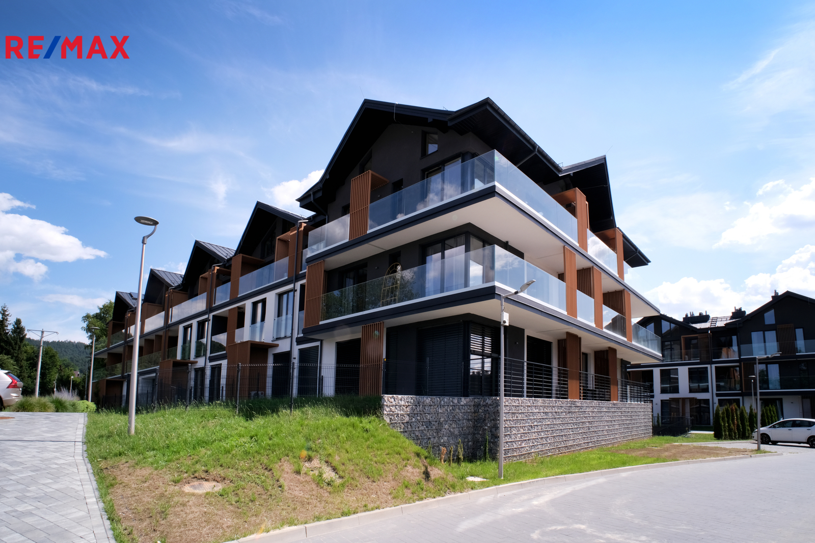 +420 776 335 999, ladislav.urbancik@re-max.cz