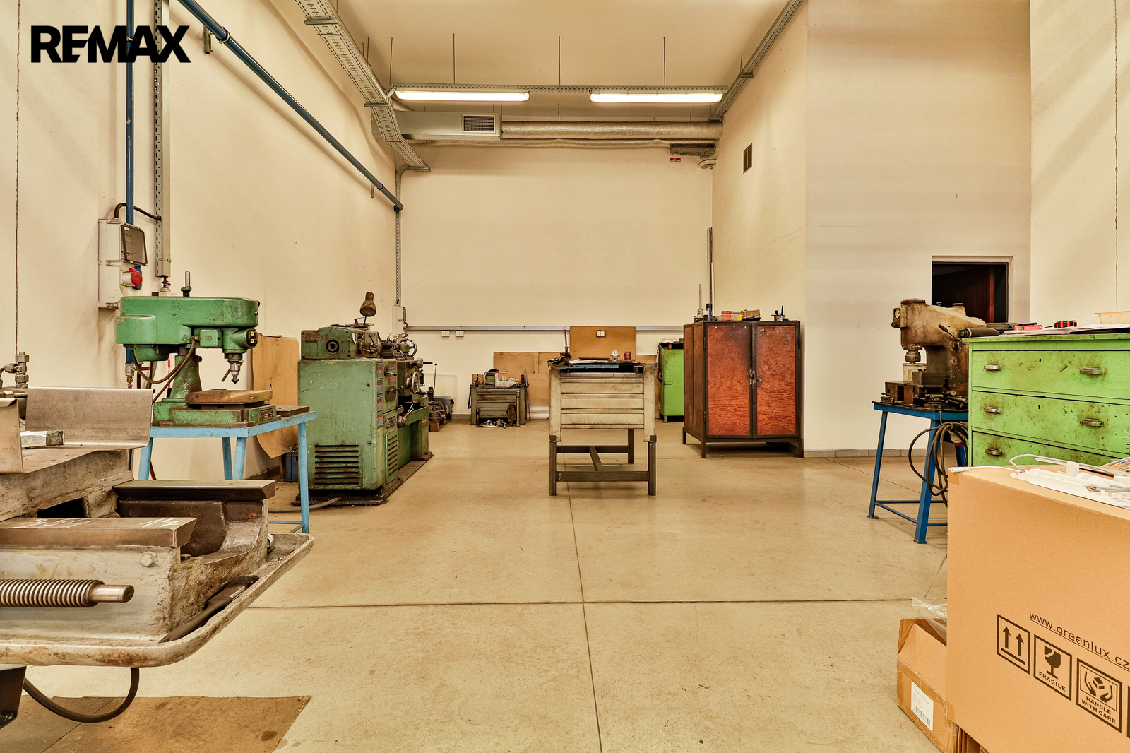 +420 739 604 767 I vaclav.adamcik@re-max.cz I pron