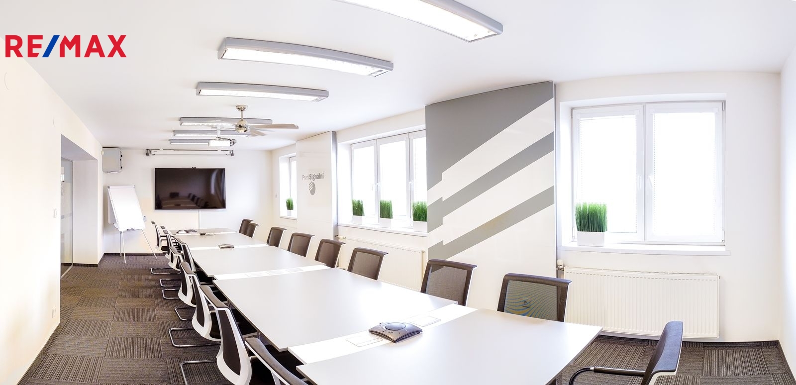 +420 739 604 767 I www.vaclavadamcik.cz I vaclav.a