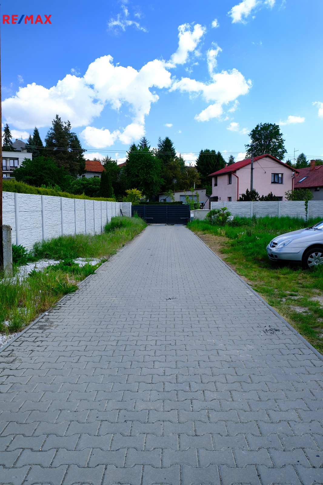 +420 604 191 744 I denisa.myslivcova@re-max.cz